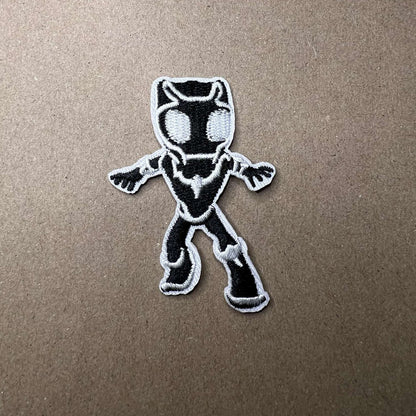Brodert strykemerke av karakteren Black Panther fra serien Spidey and His Amazing Friends
