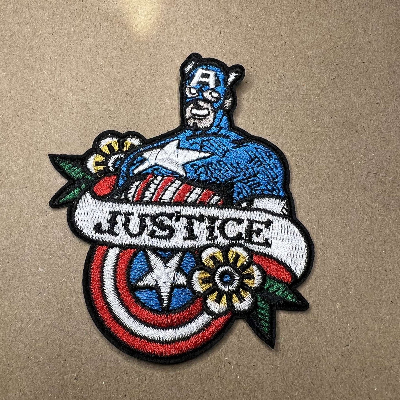 Brodert strykemerke av Captain America "Justice"