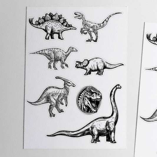 Klistremerker av diverse Dinosaurer i Sort/hvitt