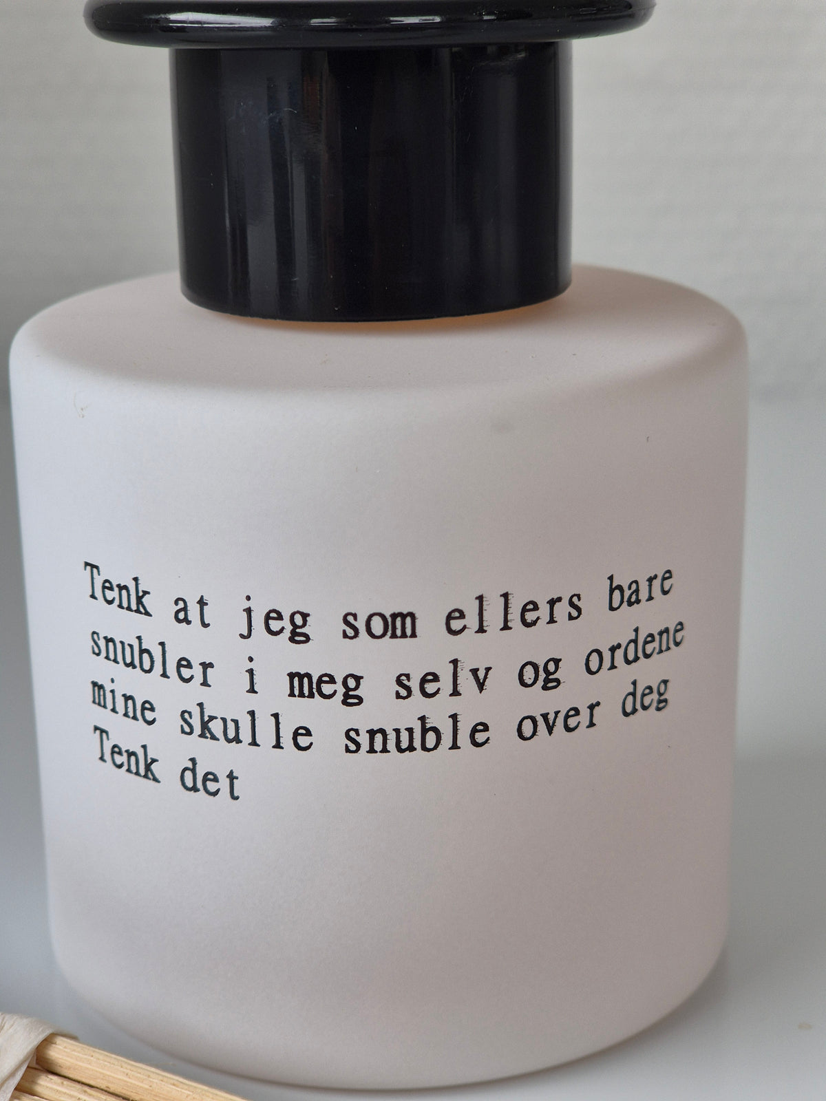 Duftolje med pinne salg Snuble